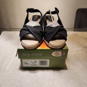 Easy Street Women's Black Sandals